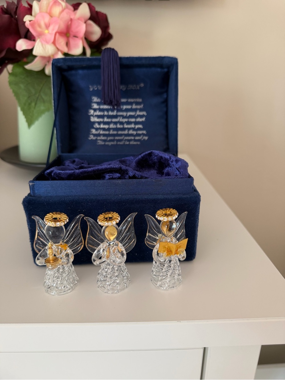Vintage "Your Worry Box" Velvet Musical Trinket Box with 3 Glass Angels - Picture 6 of 10